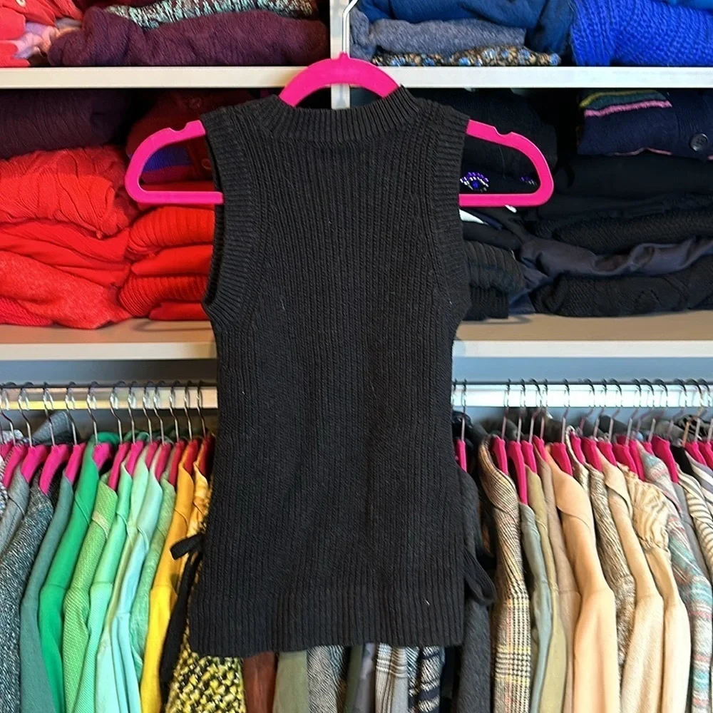Loft black sleeveless crew neck sweater size XS​